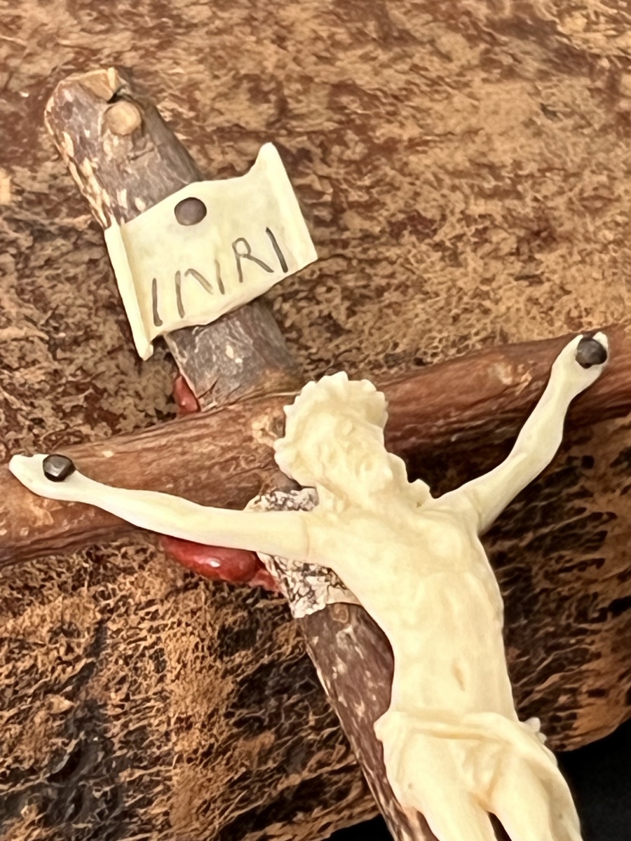 Crucifix-reliquaire de pèlerinage en bois d’olivier de Terre Sainte-photo-6