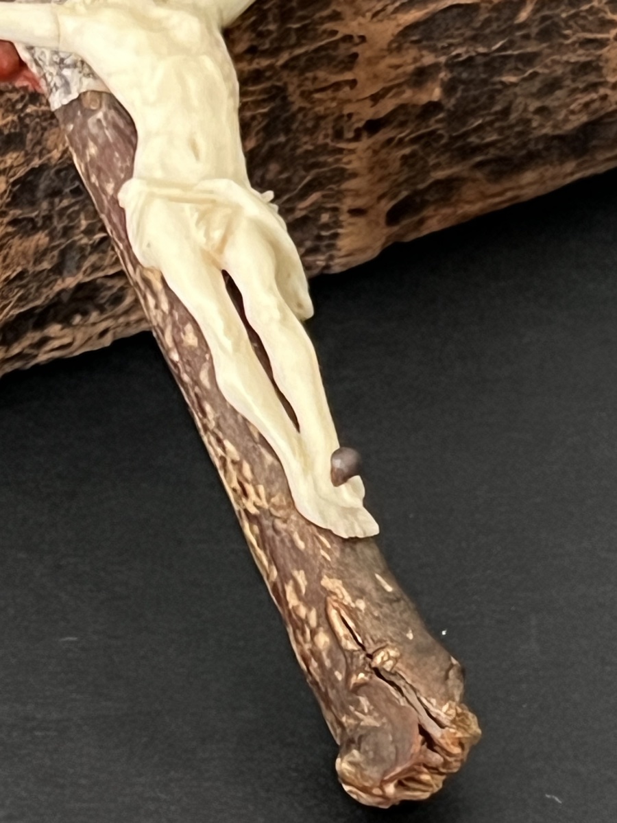 Crucifix-reliquaire de pèlerinage en bois d’olivier de Terre Sainte-photo-7