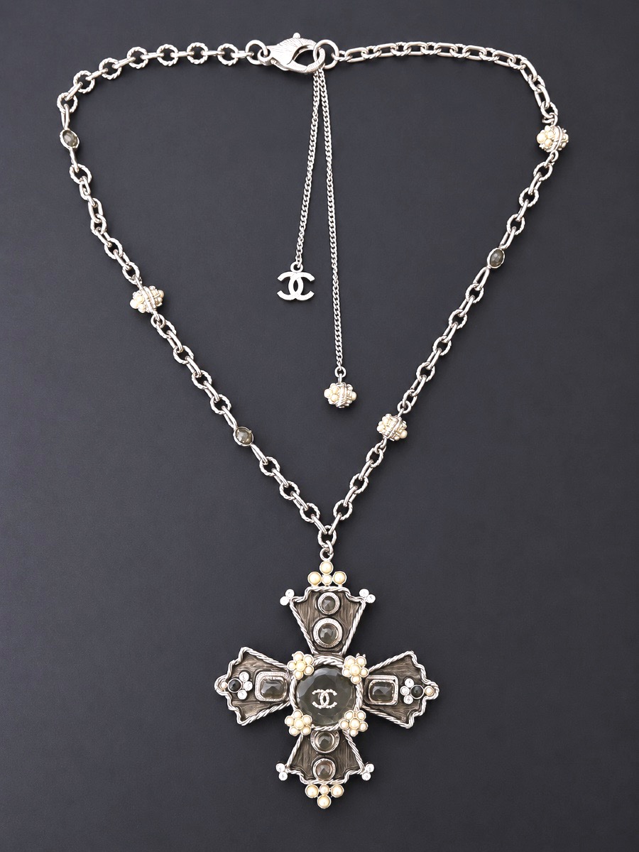 Pendentif Croix Chanel  - Karl Lagerfeld 