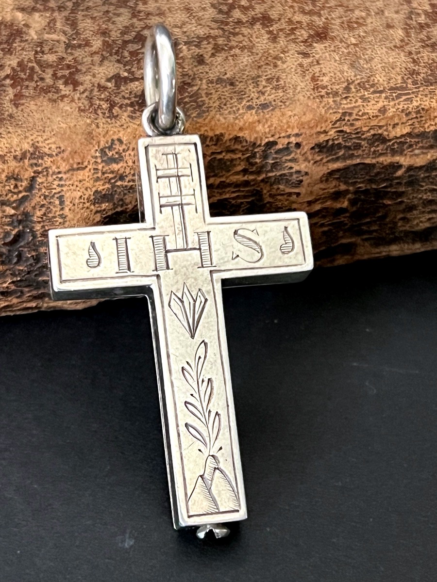 Croix reliquaire ouvrante en argent gravé, XIXᵉ siècle-photo-2