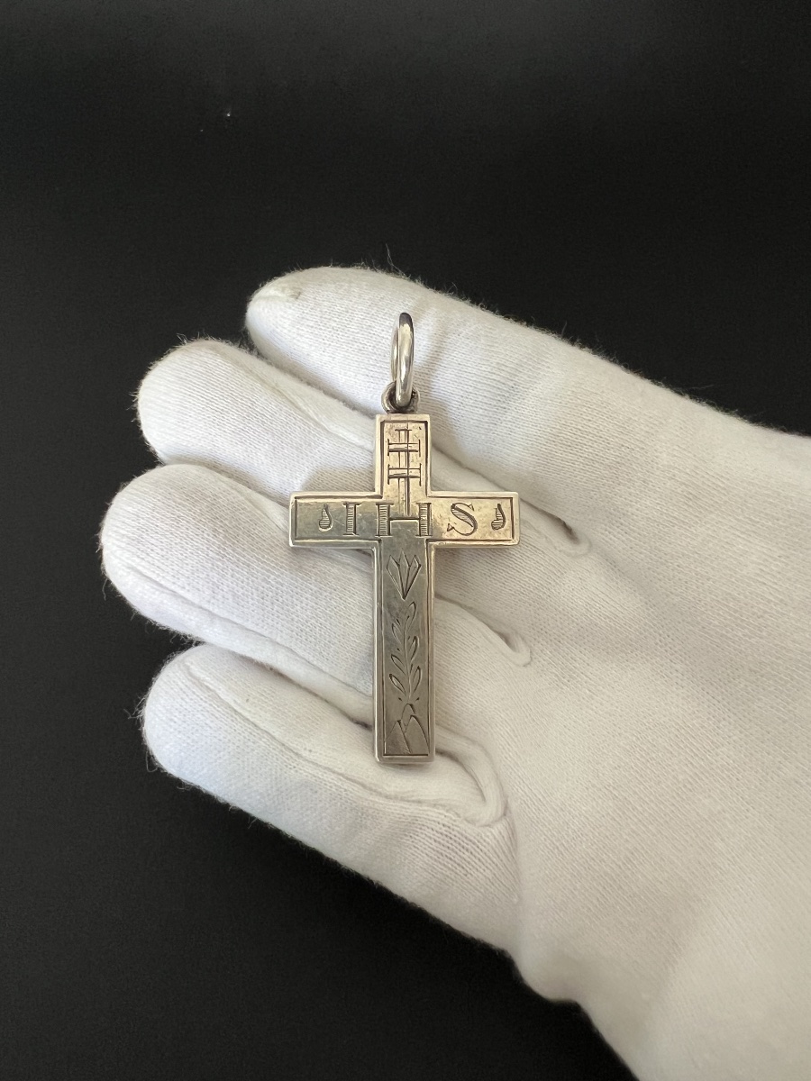 Croix reliquaire ouvrante en argent gravé, XIXᵉ siècle-photo-3