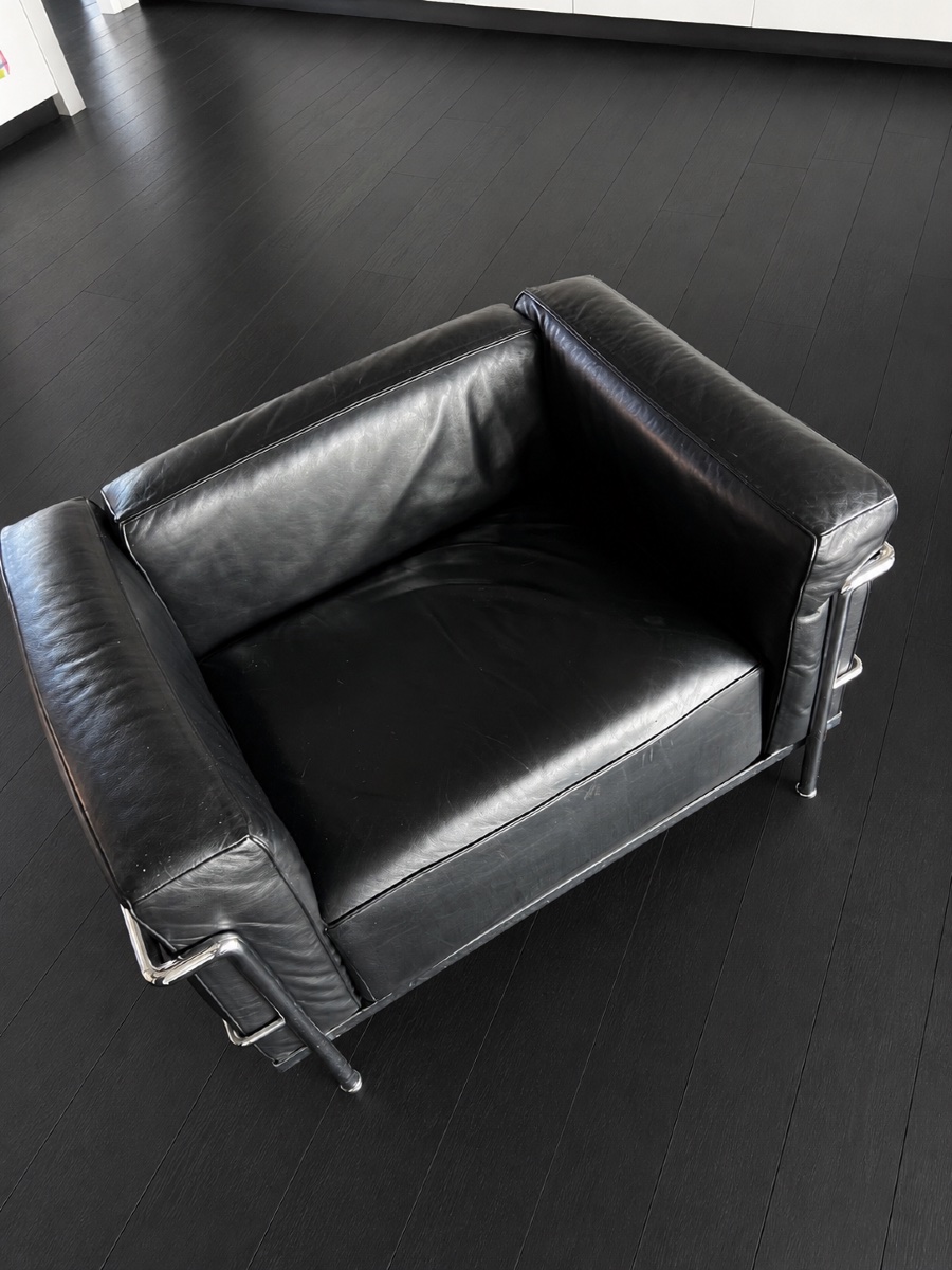 Pair Of Lc3 Armchairs – Le Corbusier, Pierre Jeanneret, And Charlotte Perriand For Cassina-photo-3