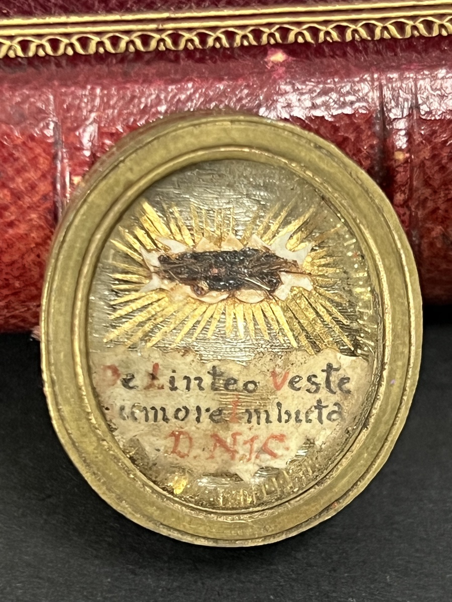 Rare Reliquary Containing A Fragment Of Christ’s Tunic – Ex Linteo Vestis Domini Nostri -photo-2