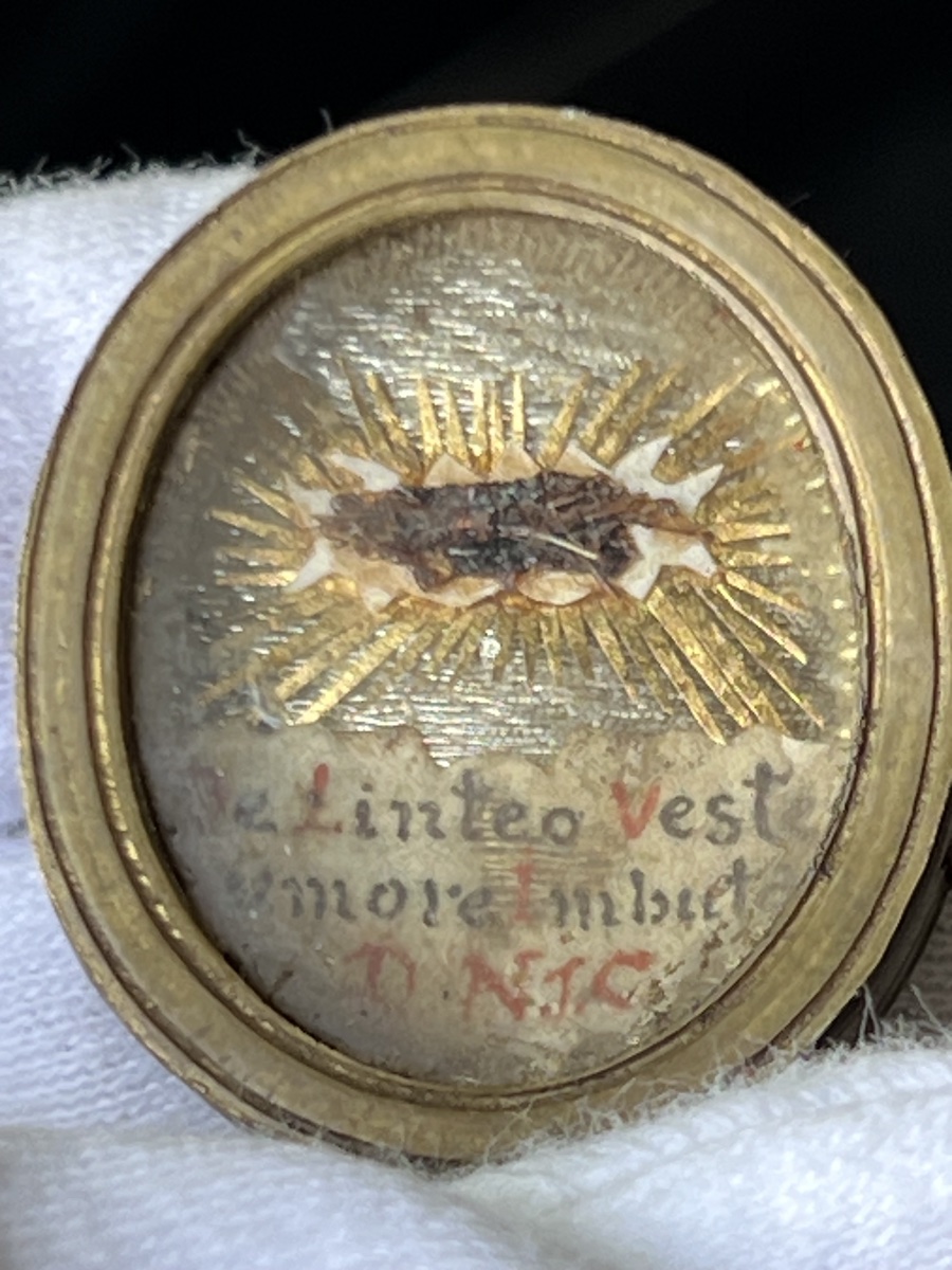 Rare Reliquary Containing A Fragment Of Christ’s Tunic – Ex Linteo Vestis Domini Nostri -photo-4