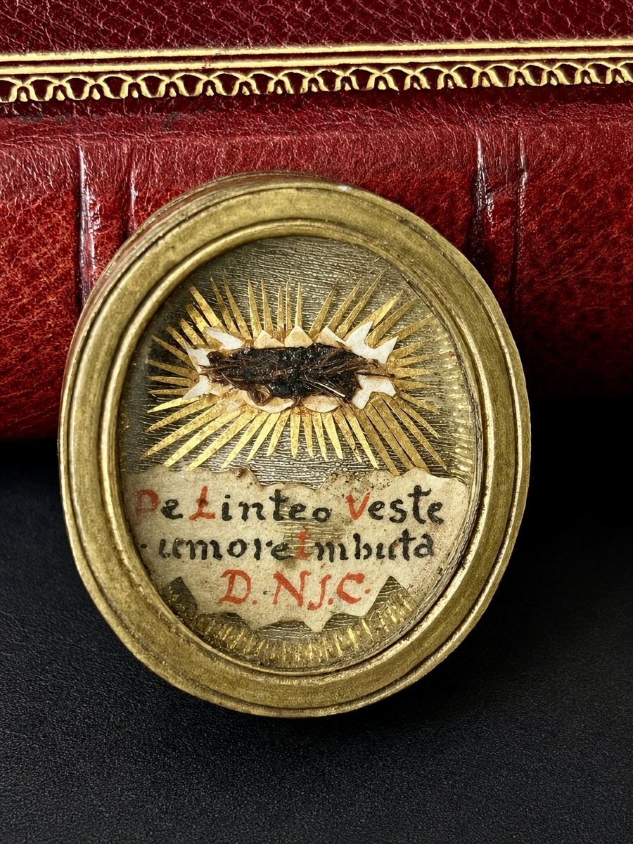 Rare Reliquary Containing A Fragment Of Christ’s Tunic – Ex Linteo Vestis Domini Nostri 