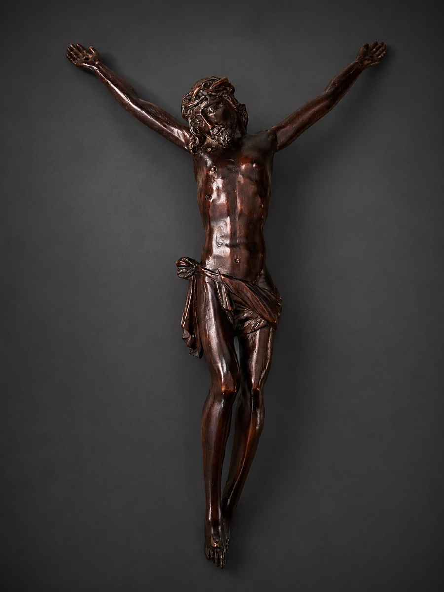 Christ en croix en tilleul sculpté – Allemagne, XVIIIe siècle 