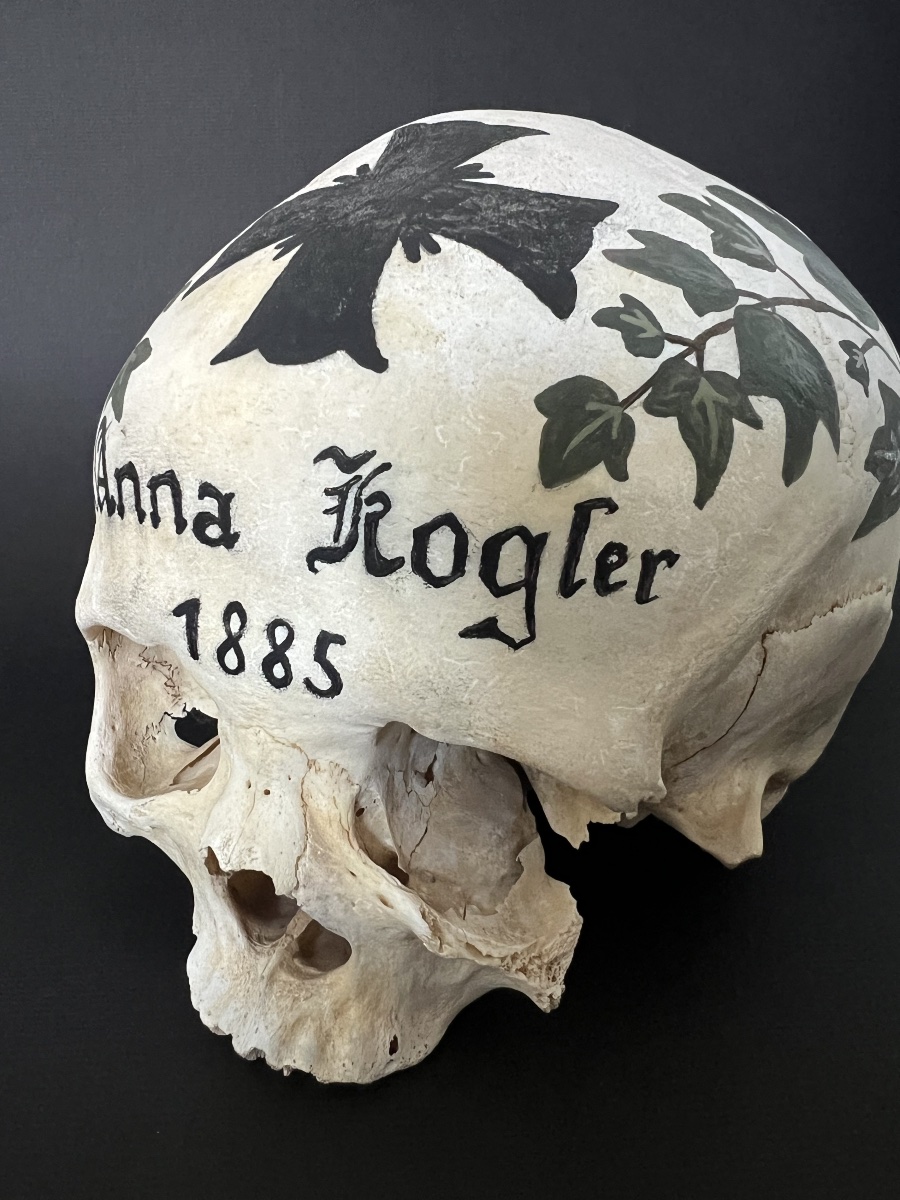 Crâne humain peint – Mémento Mori – daté 1885-photo-3