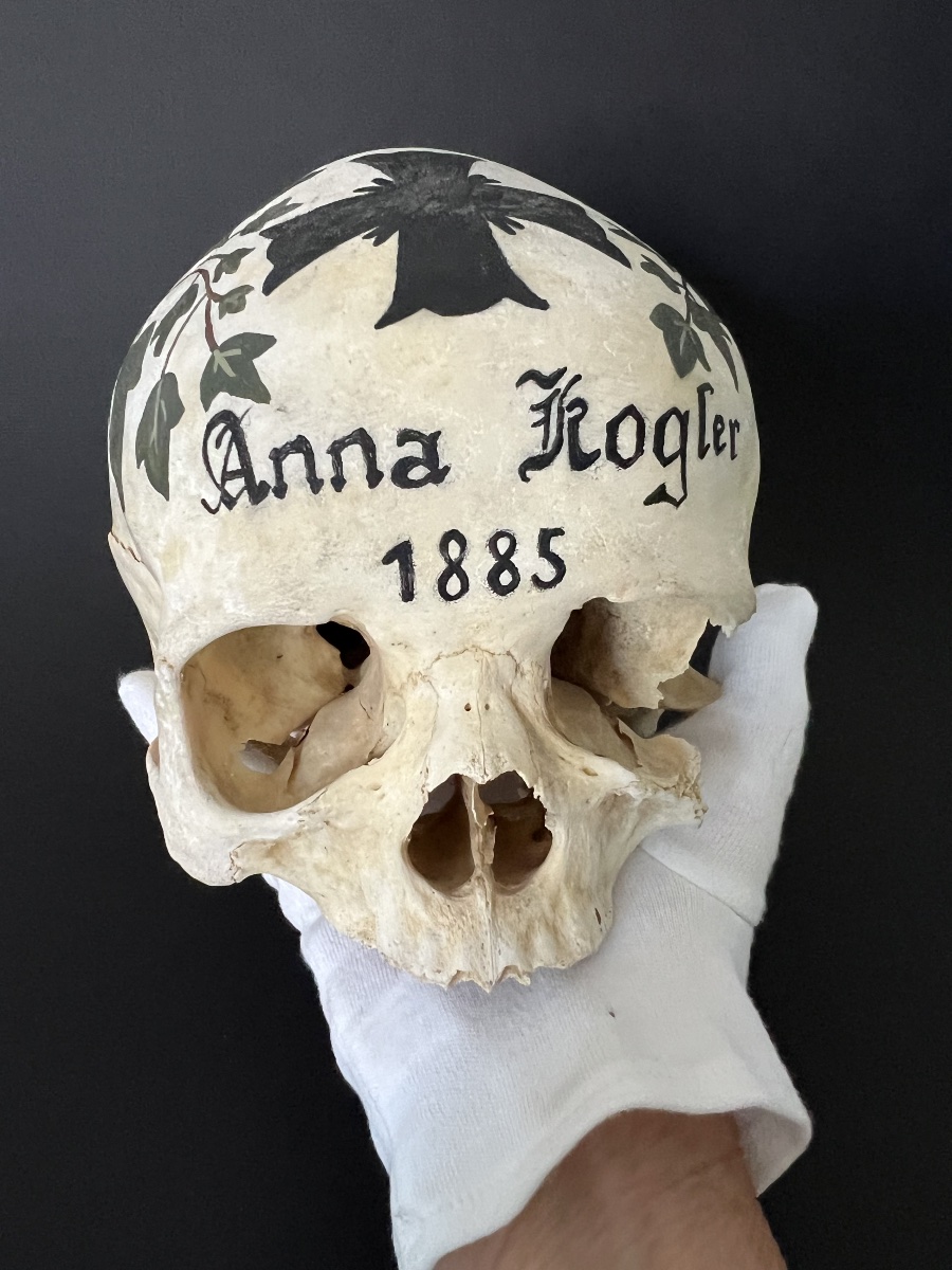 Crâne humain peint – Mémento Mori – daté 1885-photo-5