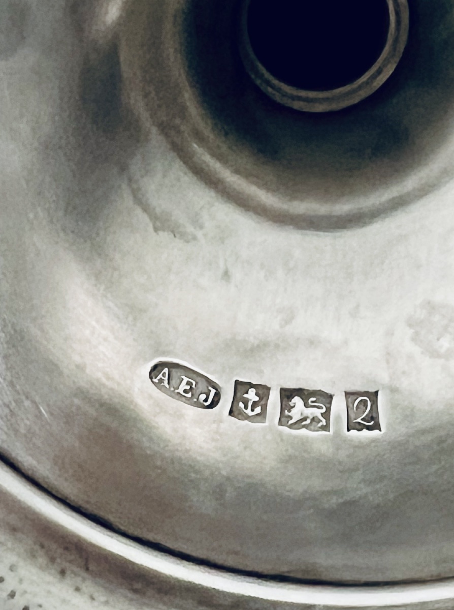 Solid Silver And Vermeil Chalice – A.e. Jones – Birmingham, 1940-photo-8