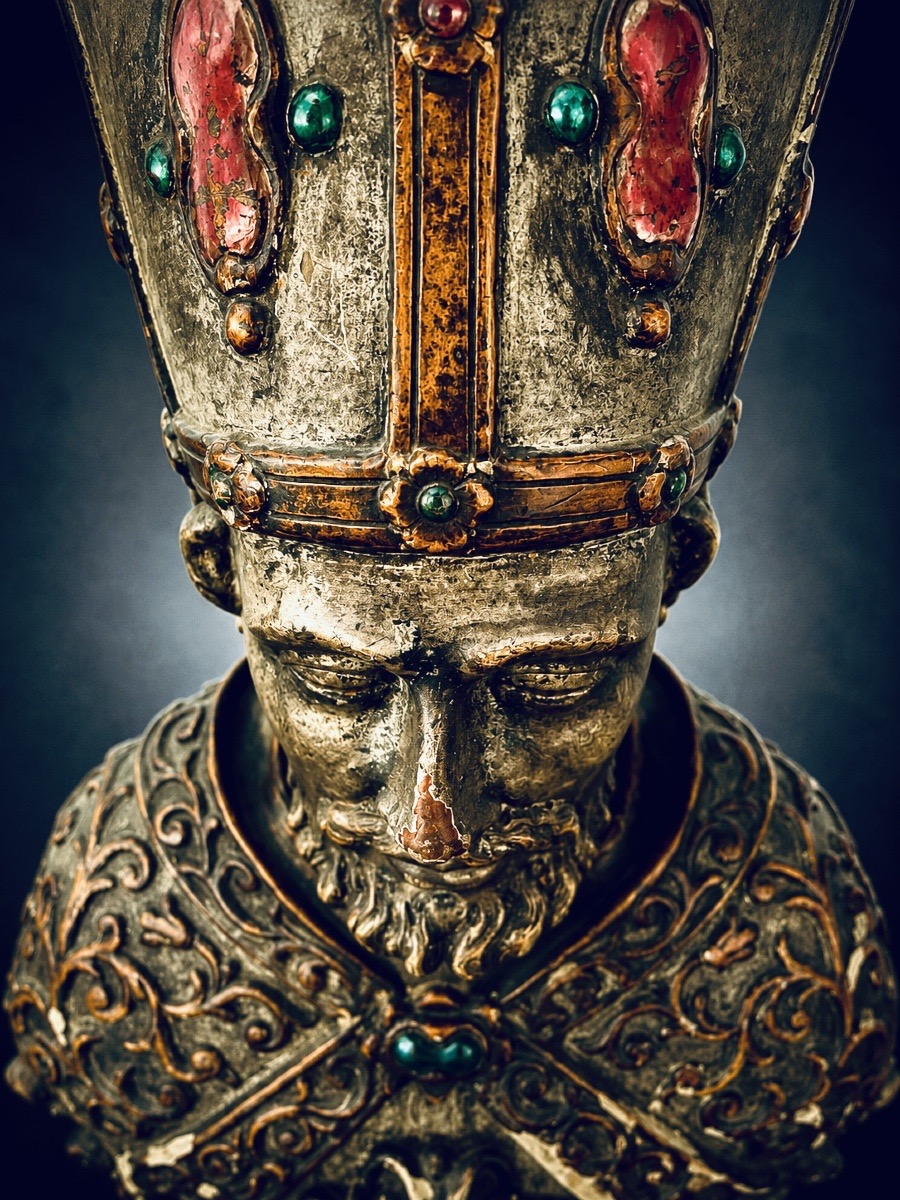 Carved, Lacquered, And Polychrome Wooden Reliquary Bust Of A Bishop – Italy, 18th Century-photo-3