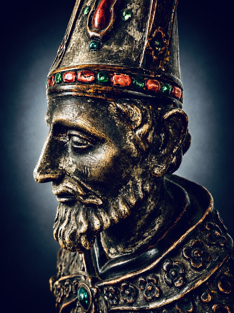 Buste-reliquaire d’évêque en bois sculpté, laqué et polychromé – Italie, XVIIIe siècle-photo-4