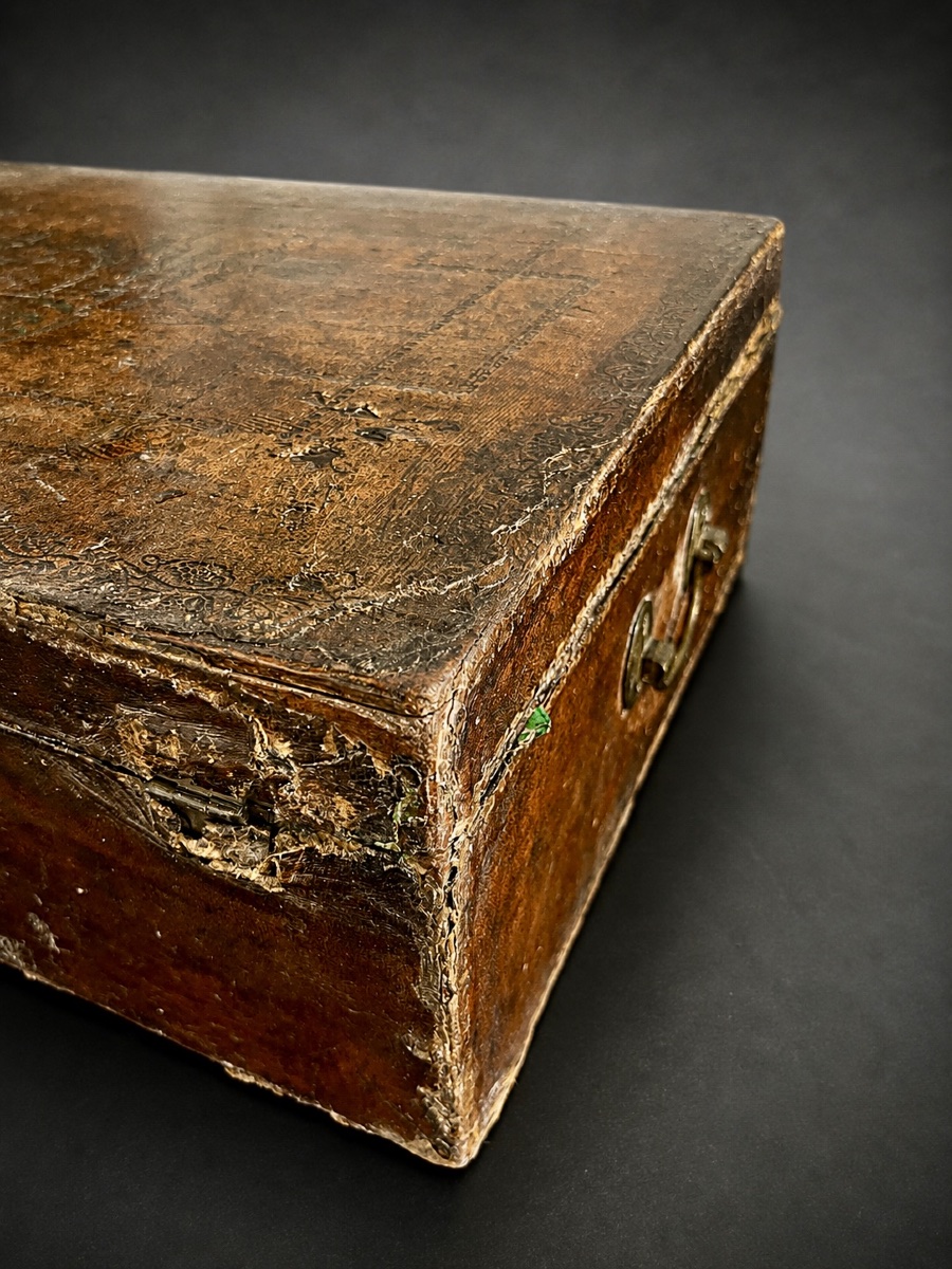 Leather Travel Case Bearing The Coat Of Arms Of A Cardinal-archbishop – 18th / Early 19th Century-photo-2