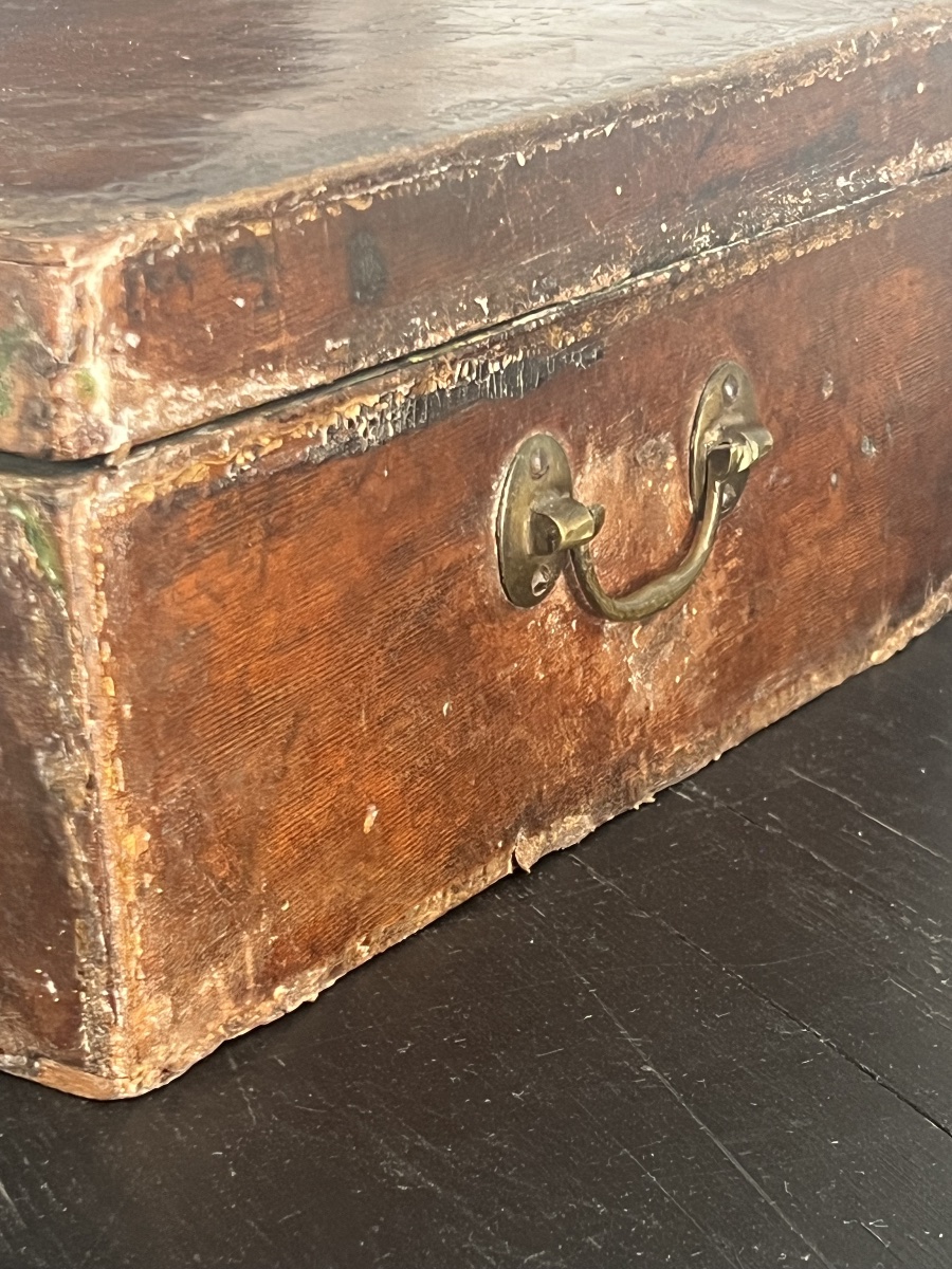 Leather Travel Case Bearing The Coat Of Arms Of A Cardinal-archbishop – 18th / Early 19th Century-photo-6