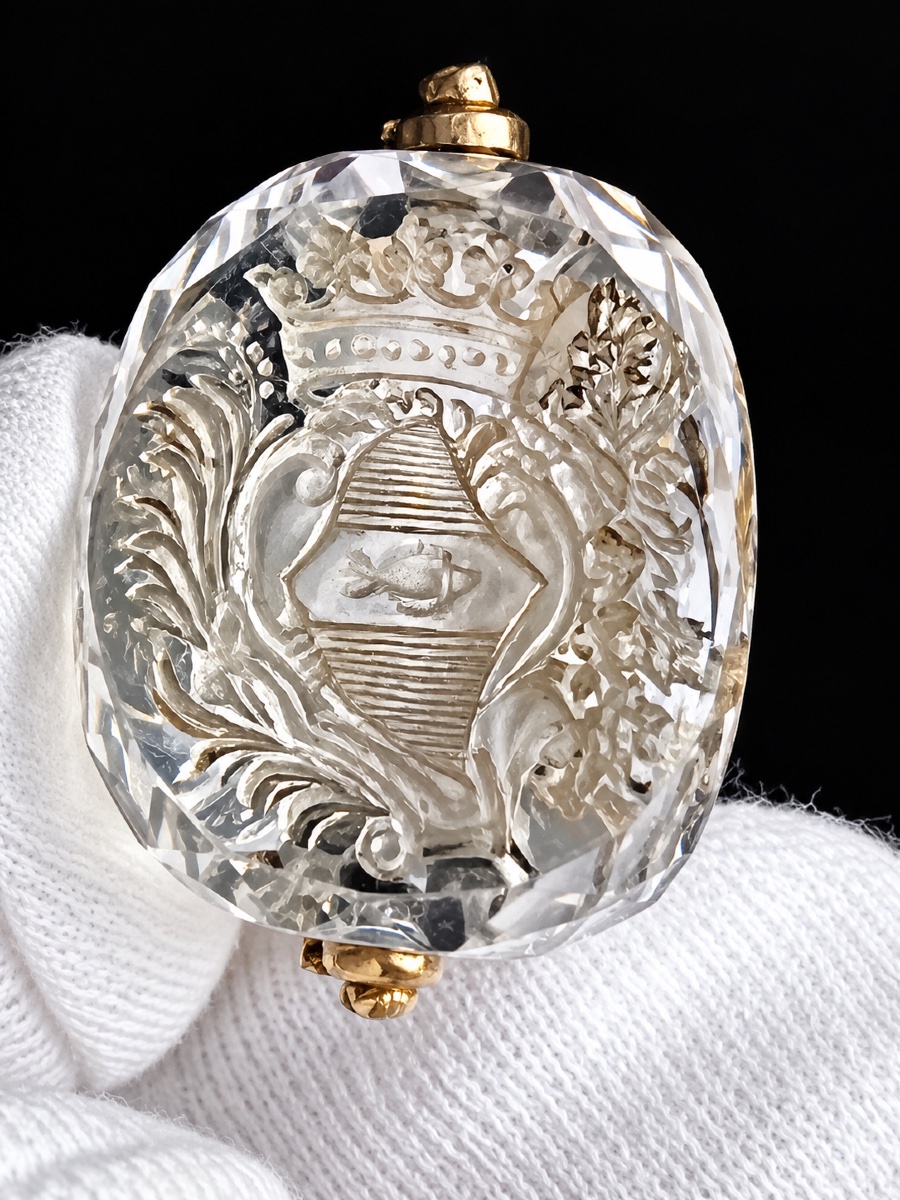 A 18-karat Gold And Engraved Rock Crystal Triple-matrix Desk Seal – 18th Century-photo-7