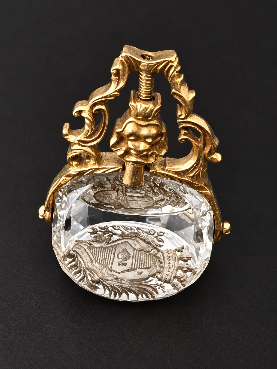 A 18-karat Gold And Engraved Rock Crystal Triple-matrix Desk Seal – 18th Century
