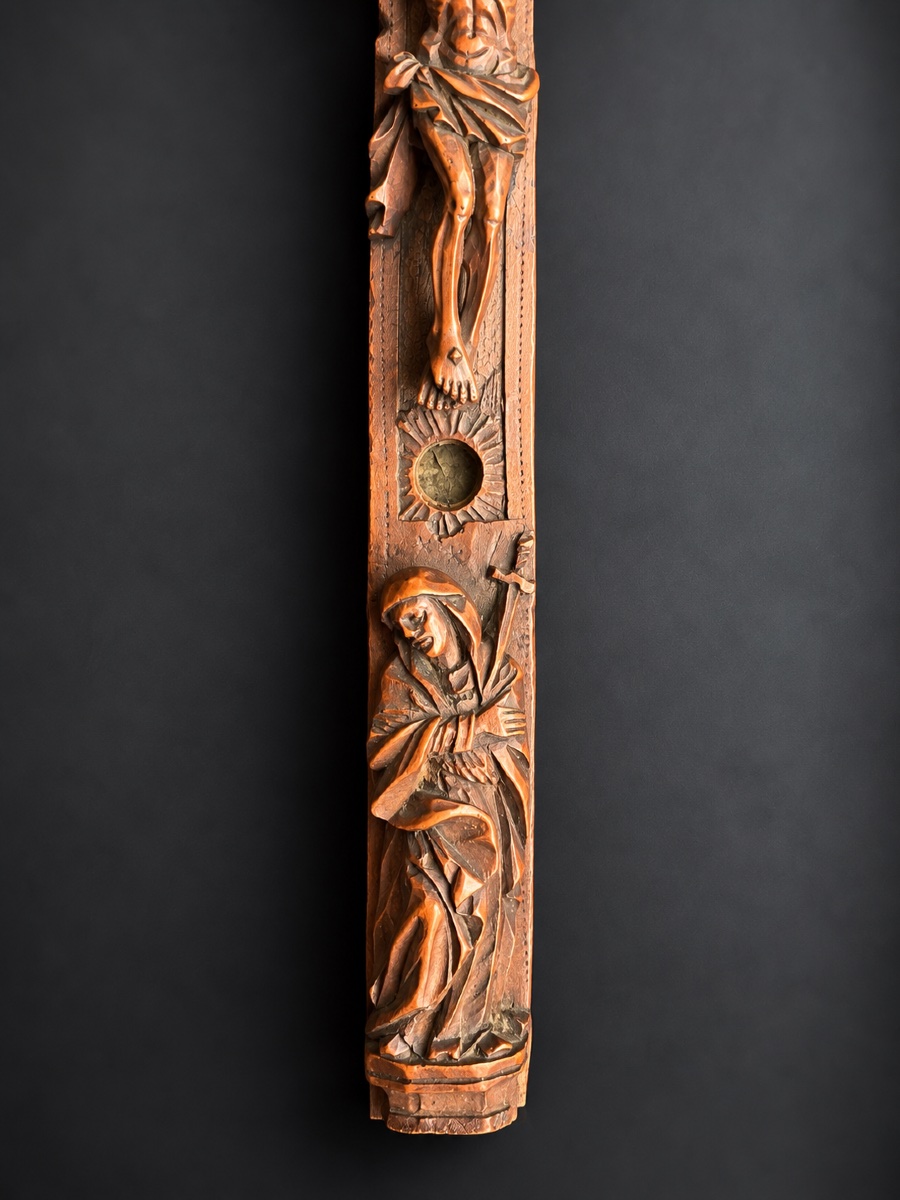 Croix-reliquaire de la Passion en buis sculpté – Allemagne du Sud, XVIIIe siècle-photo-1