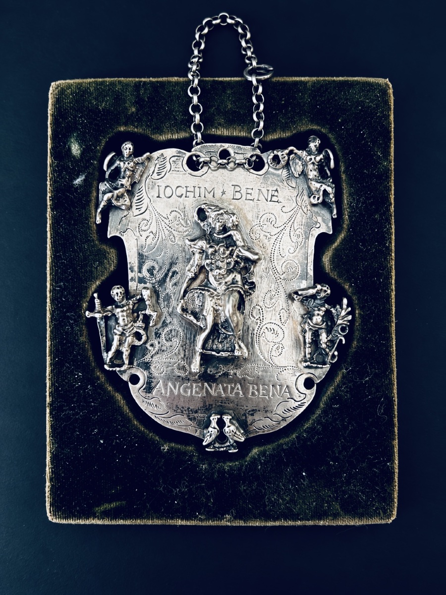 Plaque de confrérie en argent – Saint Christophe – Espagne, XVIIe siècle 