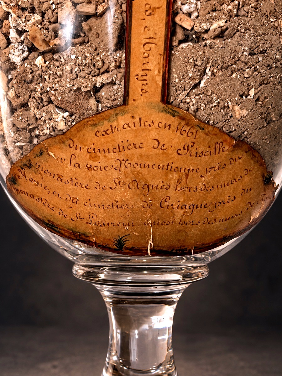Rare paire de grands reliquaires des catacombes romaines – reliques extraites en 1661-photo-1