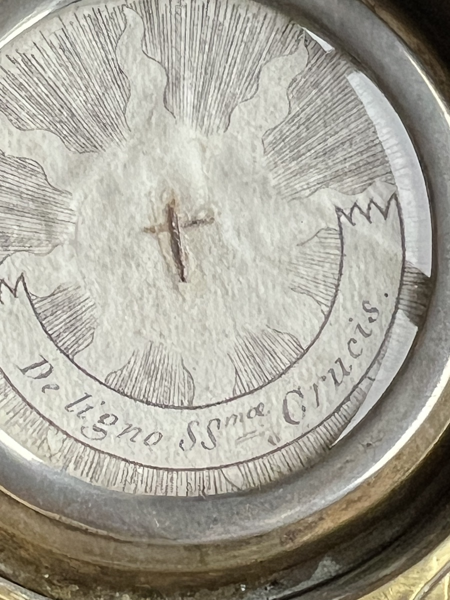 Reliquaire de la Vraie Croix – Laiton doré – Style néogothique – XIXe siècle-photo-1