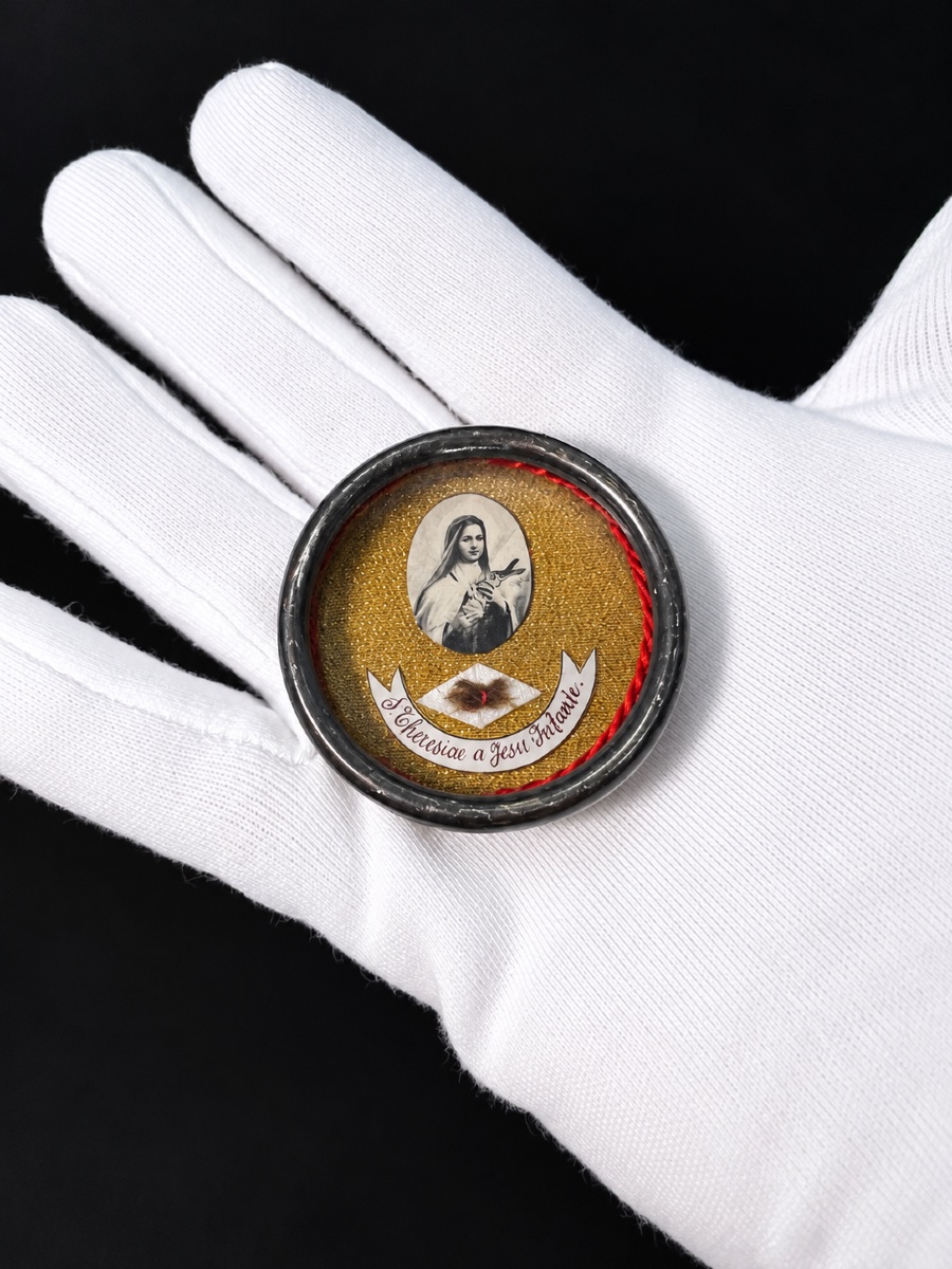 Thèque reliquaire scellée de sainte Thérèse de l’Enfant-Jésus – Lisieux-photo-3