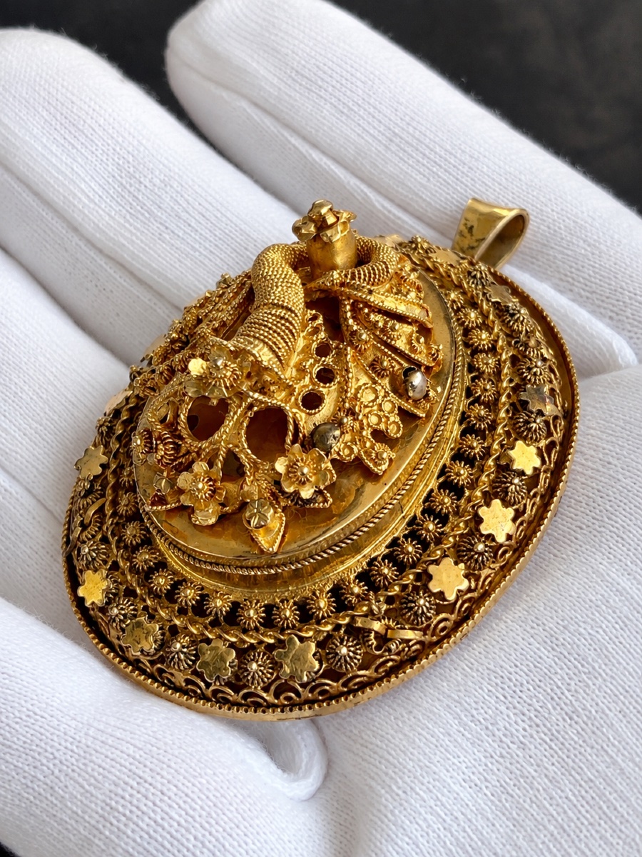 18-karat Yellow Gold Brooch-pendant – Cornucopia – Iran, Early 20th Century-photo-2