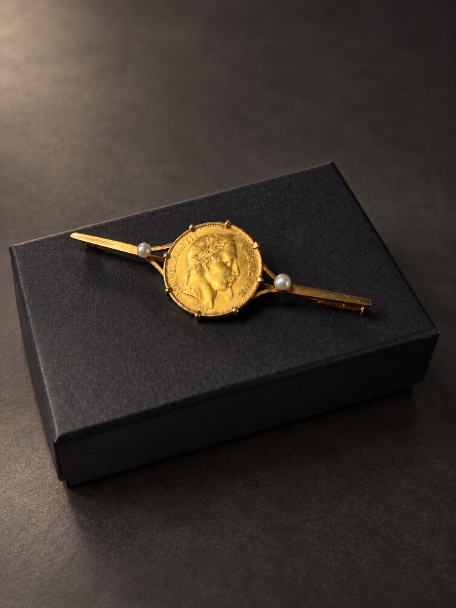 Antique 18-karat Gold Brooch Featuring A 20-franc Napoleon III Coin From 1868 And Fine Pearls-photo-3