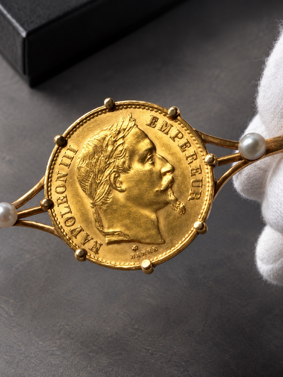 Antique 18-karat Gold Brooch Featuring A 20-franc Napoleon III Coin From 1868 And Fine Pearls-photo-1