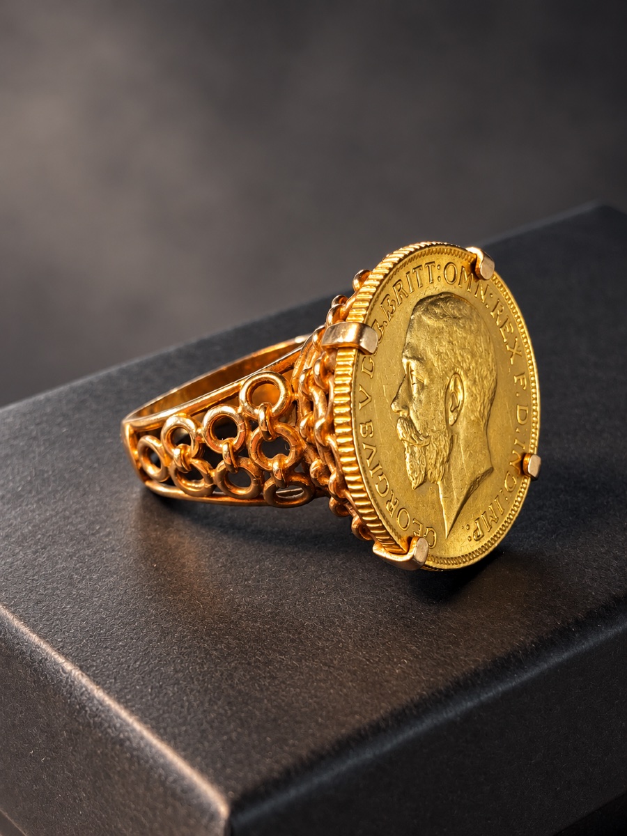 18-karat Yellow Gold Ring Featuring A British Gold Sovereign—george V—early 20th Century -photo-2