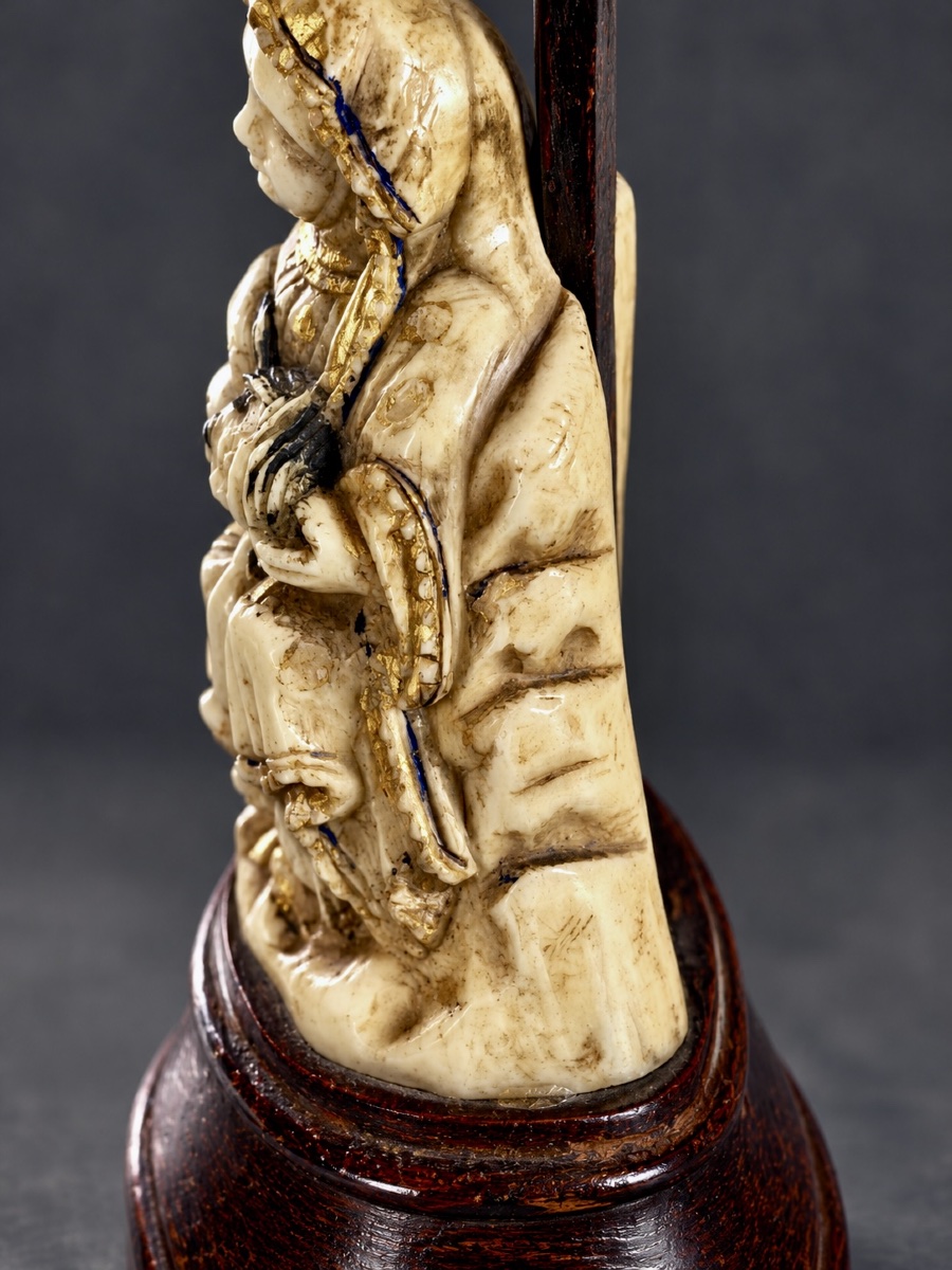 Pietà en ivoire sculpté, polychromé et doré – GOA -  XVIIe siècle -photo-4