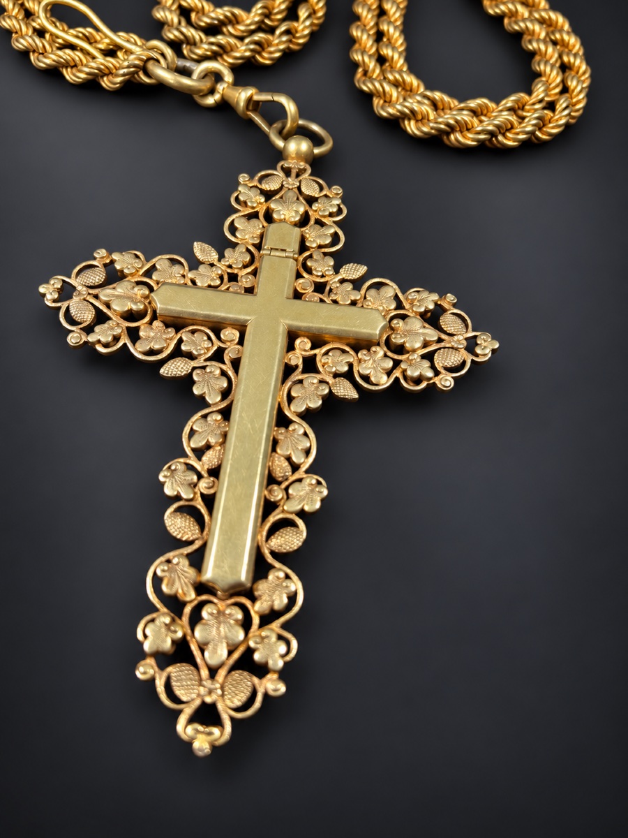 Grande croix pectorale ancienne en vermeil – Décor floral ajouré – XIXe siècle-photo-1