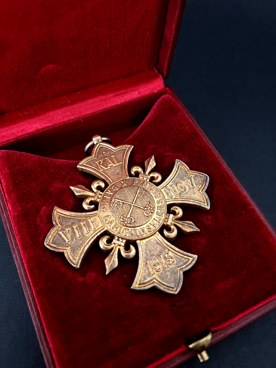 Croix pectorale de chanoine en vermeil – Notre-Dame de la Treille, Lille – Pie X – 1913