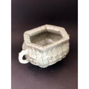 Glazed Porcelain Incense Burner 