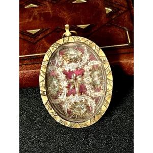 Reliquaire  en or avec relique de la Vraie Croix et passion du Christ , XVIIIe siècle - Italie