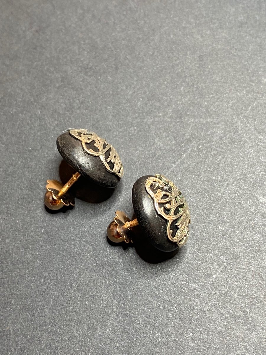 Old Pair Of Gold Earrings-photo-4