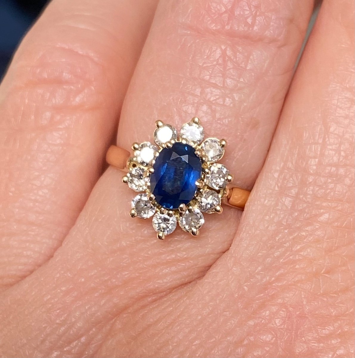 Marguerite Ring In Gold. Sapphire And Diamonds-photo-5
