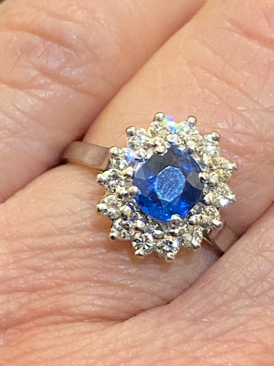 Marguerite Ring In Gold, Platinum, Sapphire And Diamonds-photo-1