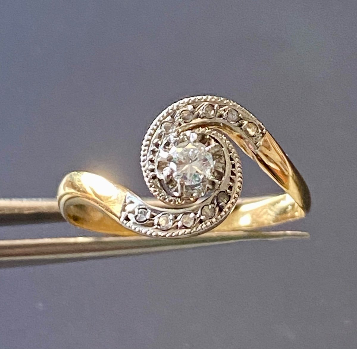 Bague Ancienne Tourbillon En Or Et Diamants-photo-4