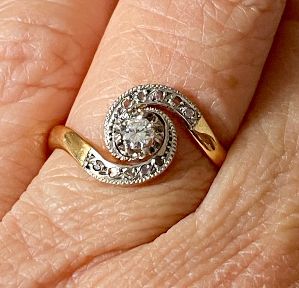 Old Tourbillon Ring In Gold And Diamonds-photo-7