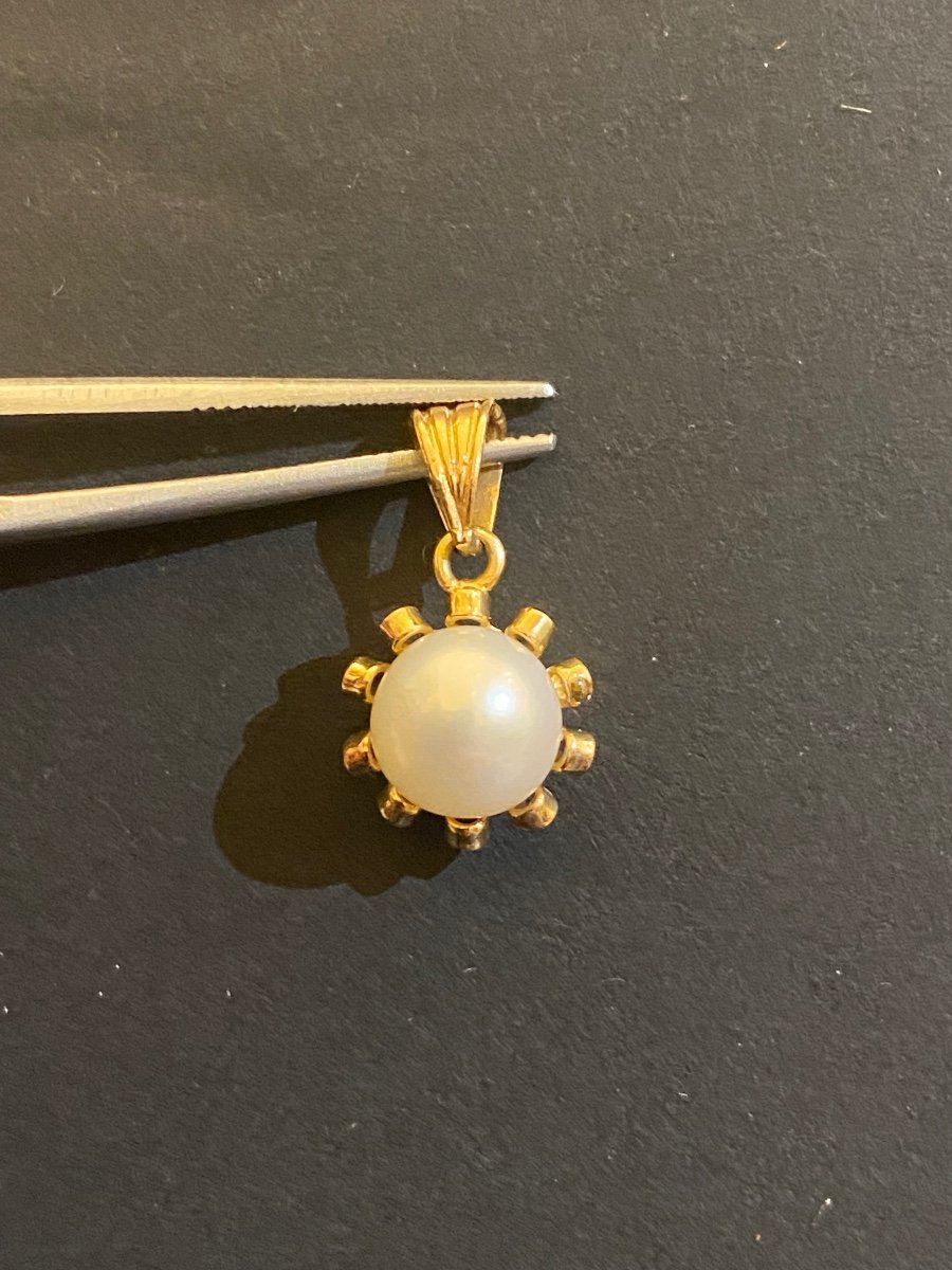 Gold Pendant And Cultured Pearl-photo-2