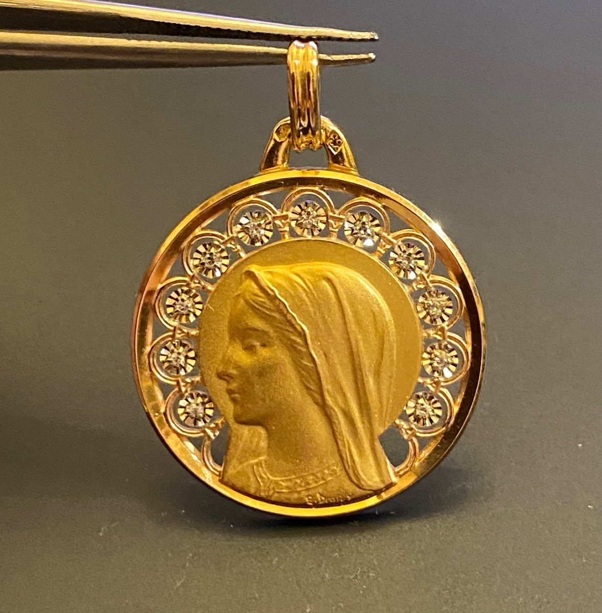 Médaille Religieuse En Or Et Diamants. Signée Dropsy-photo-4