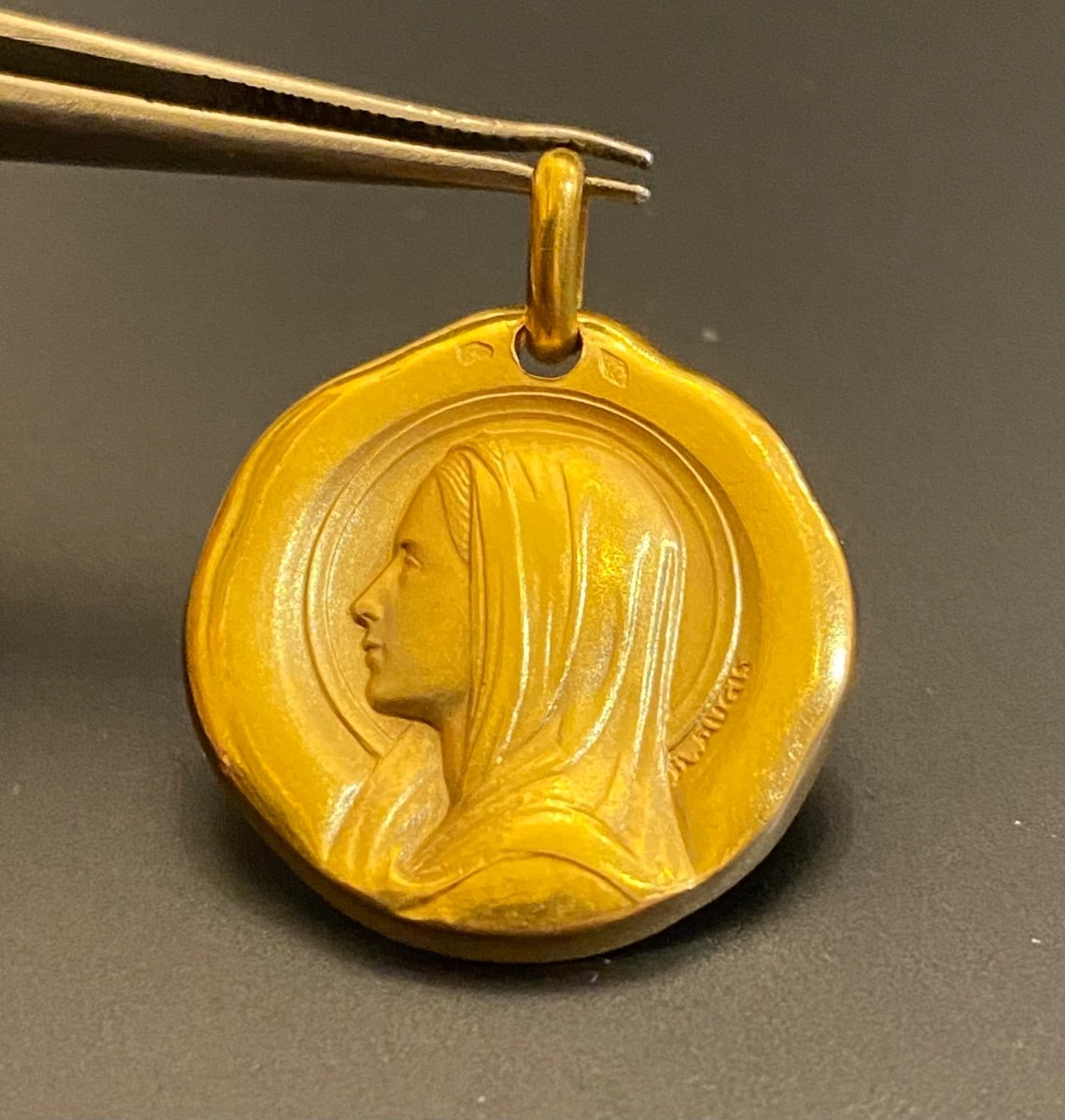 Médaille Religieuse En Or 750/1000 Eme. Signe Augis-photo-2