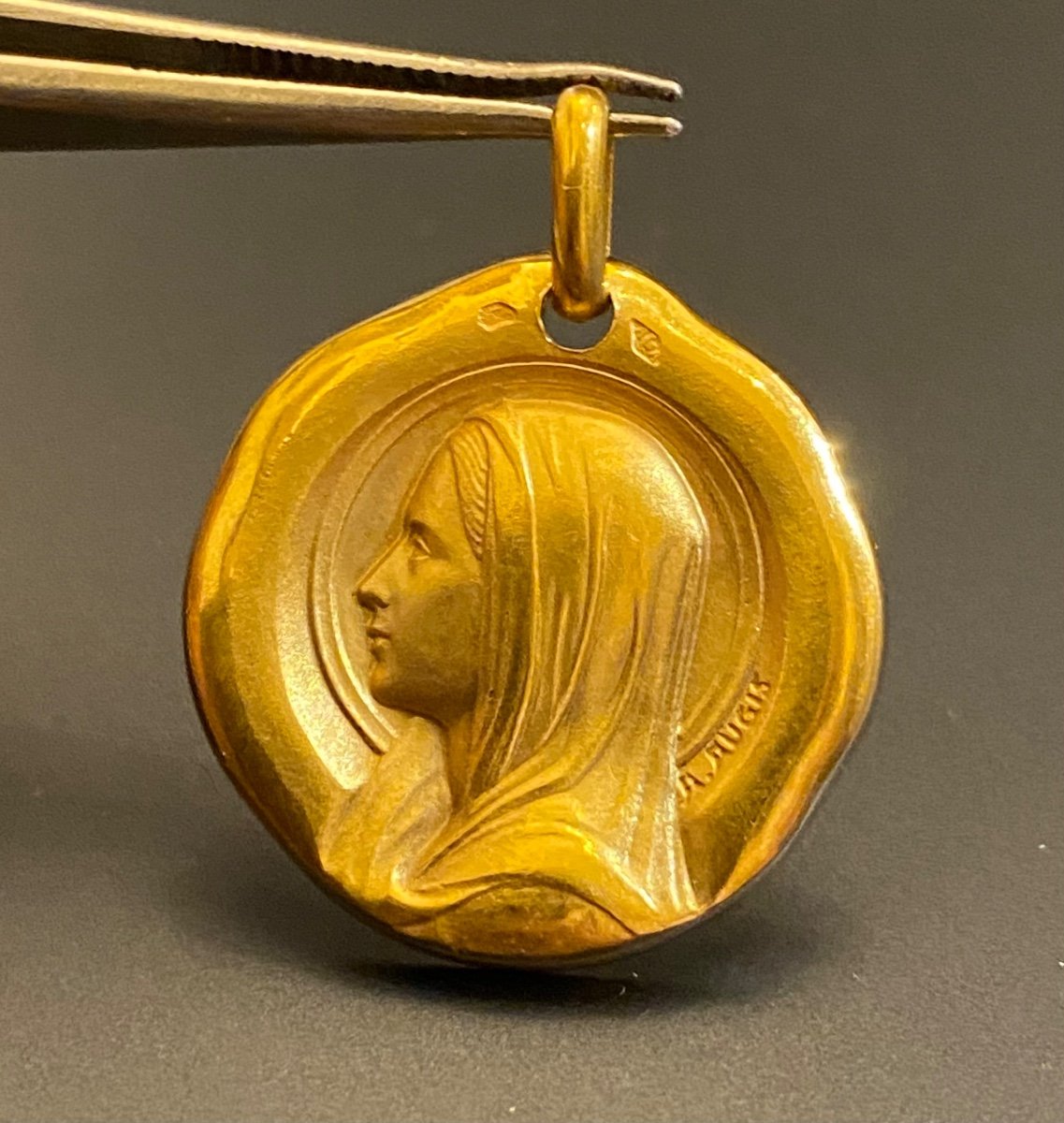 Médaille Religieuse En Or 750/1000 Eme. Signe Augis-photo-3