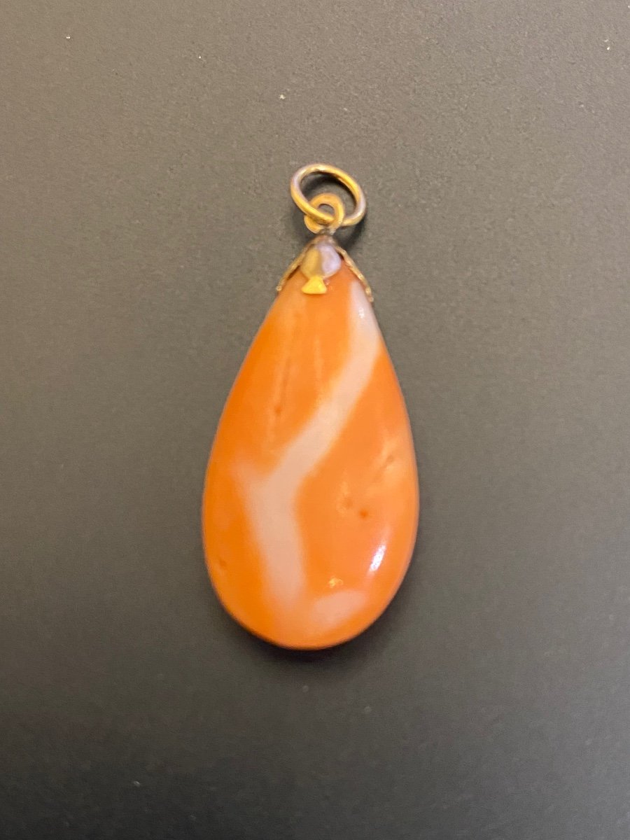 Old Gold And Coral Pendant-photo-1