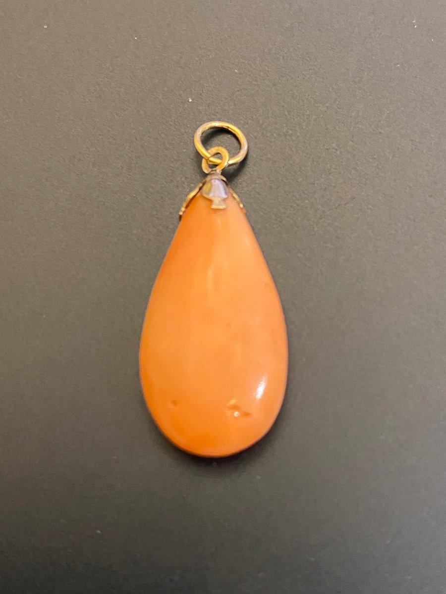 Old Gold And Coral Pendant-photo-2