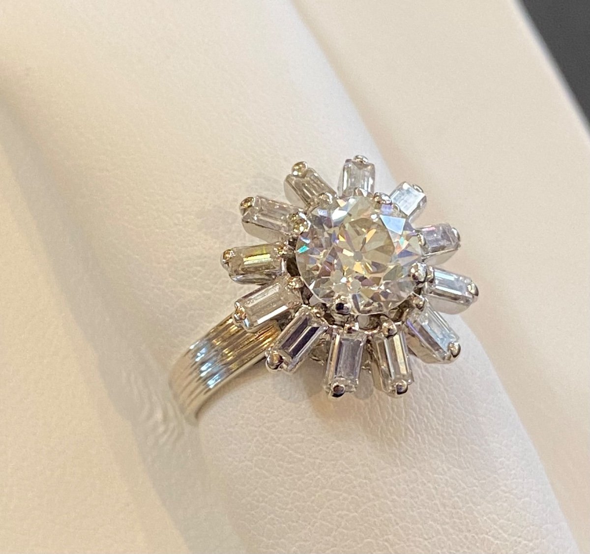 Bague Fleur En Or Et Diamants-photo-2