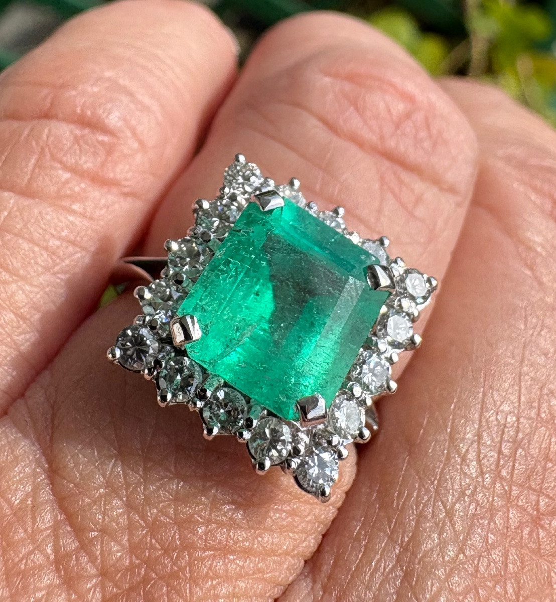 White Gold, Emerald And Diamond Ring-photo-3
