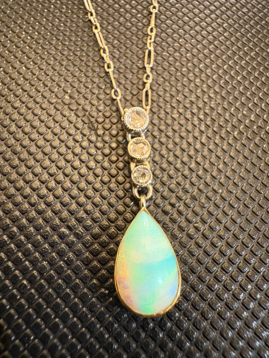 Chaine et pendentif en or gris 750/1000 eme, perles, opale et diamants.-photo-4