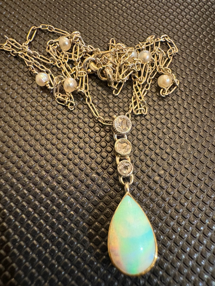Chaine et pendentif en or gris 750/1000 eme, perles, opale et diamants.-photo-1