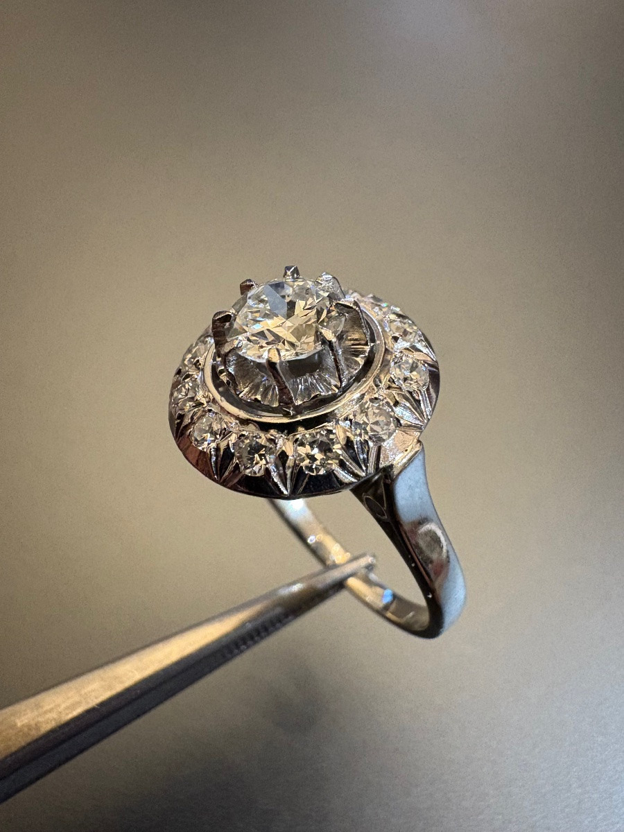 ART DECO: Bague en or gris 750/1000 eme, platine 850/1000 eme et diamants.-photo-3