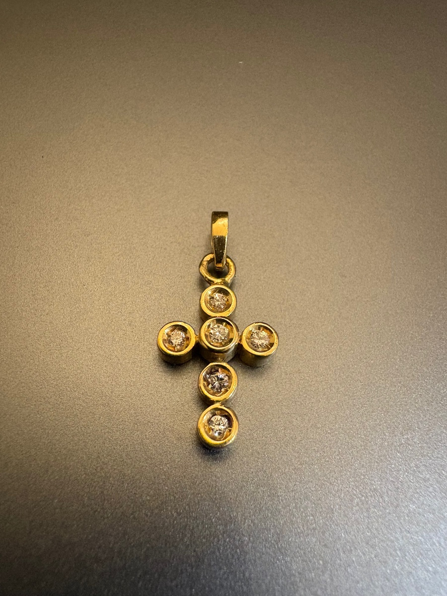Croix en or et diamants